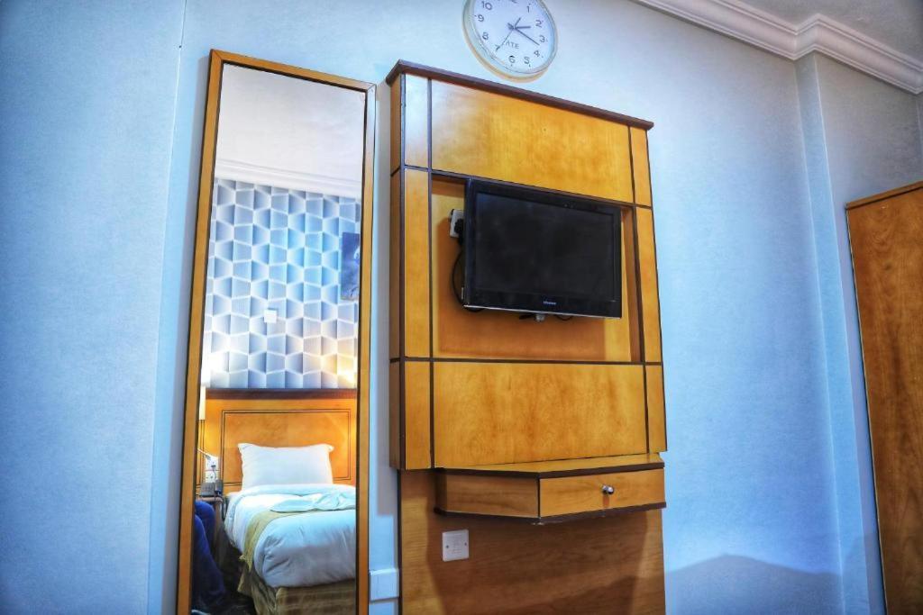 Manart Al Misk Hotel Мека Екстериор снимка